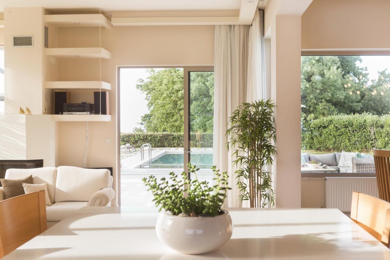 Lux Villa Mia With Heated Pool, 2Km To Beach & Childrens Area! Mikro Metochi Exterior photo