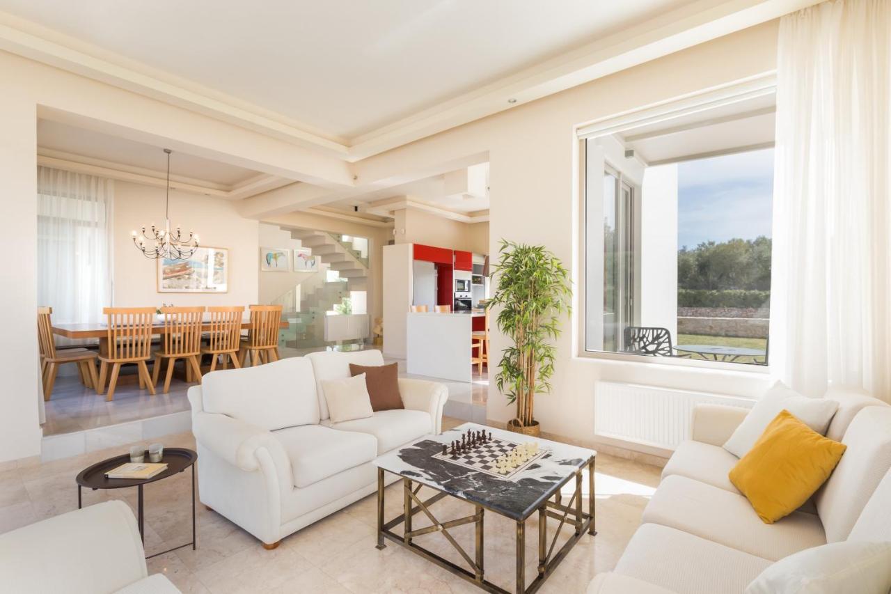 Lux Villa Mia With Heated Pool, 2Km To Beach & Childrens Area! Mikro Metochi Exterior photo